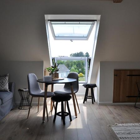 Bed and Breakfast Bed En Bezem Laarne Esterno foto