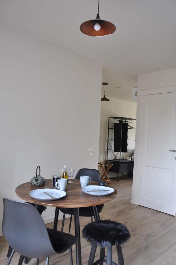 Bed and Breakfast Bed En Bezem Laarne Esterno foto