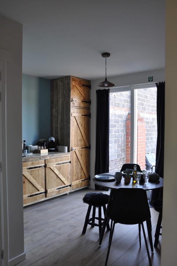 Bed and Breakfast Bed En Bezem Laarne Esterno foto