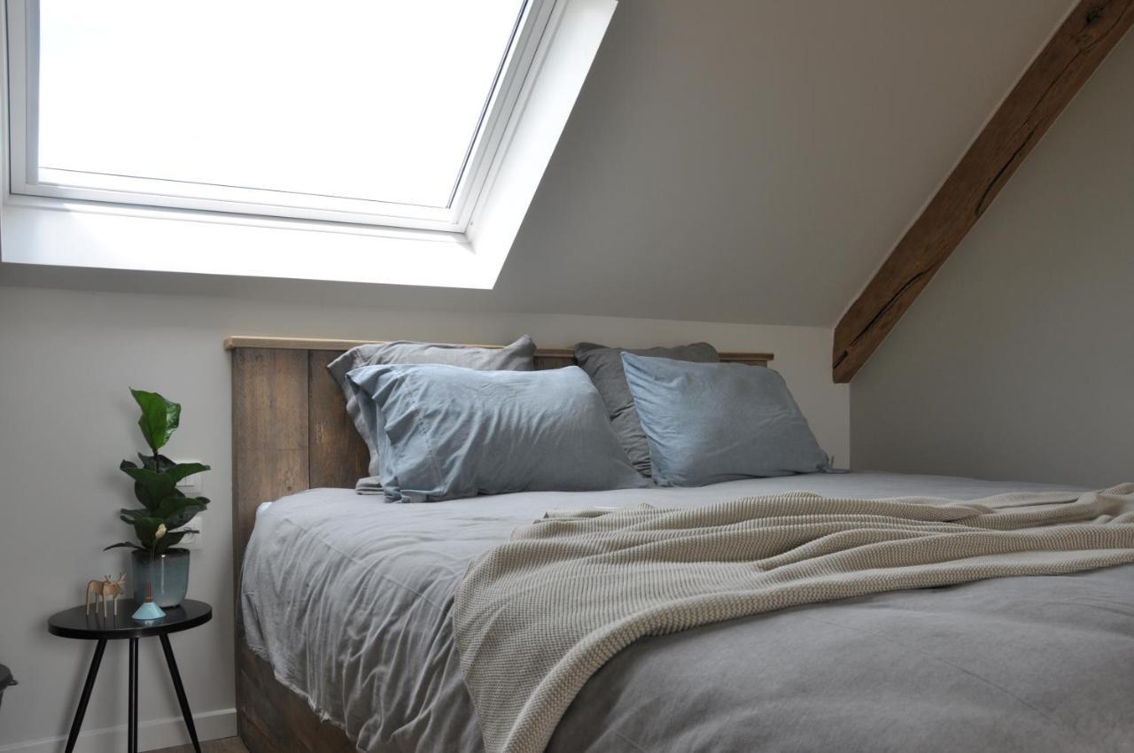 Bed and Breakfast Bed En Bezem Laarne Esterno foto