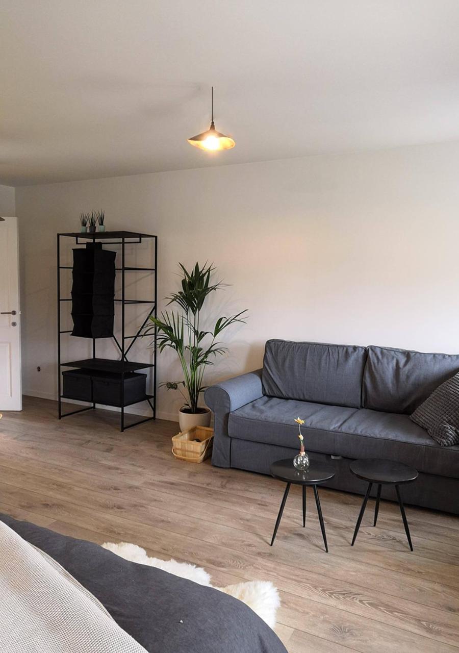 Bed and Breakfast Bed En Bezem Laarne Esterno foto